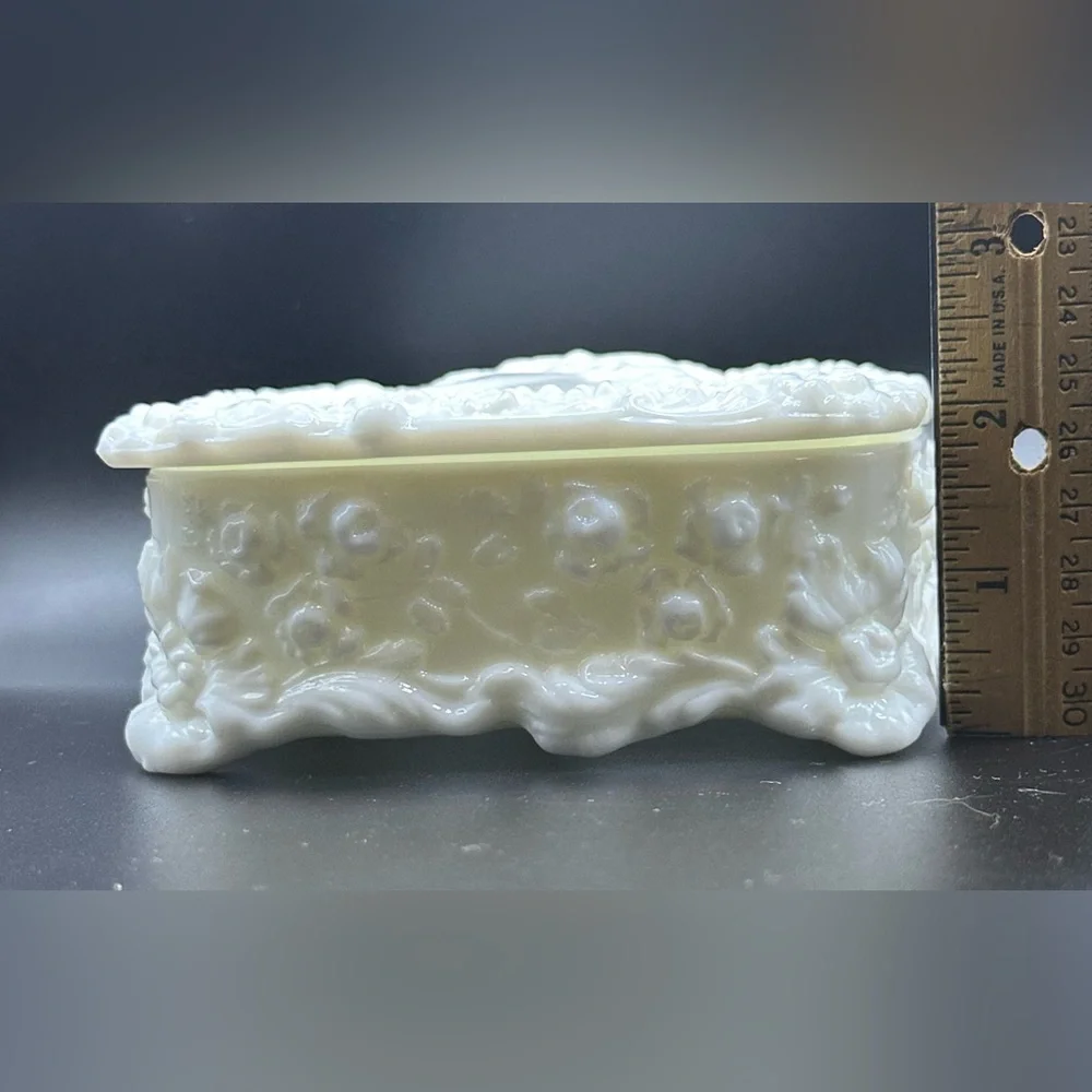 Jenny Lind Fostoria Vanity White Embossed Jewelry Box lidded